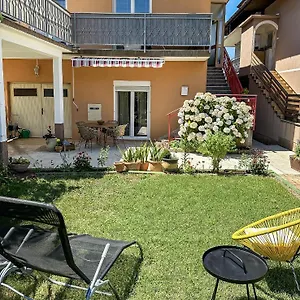 https://apartments-dent.in-istria.net